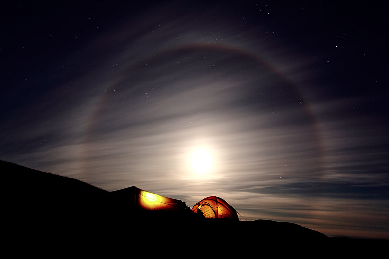 Halo lunaire en Islande, www.guide-haute-montagne-parapente.com