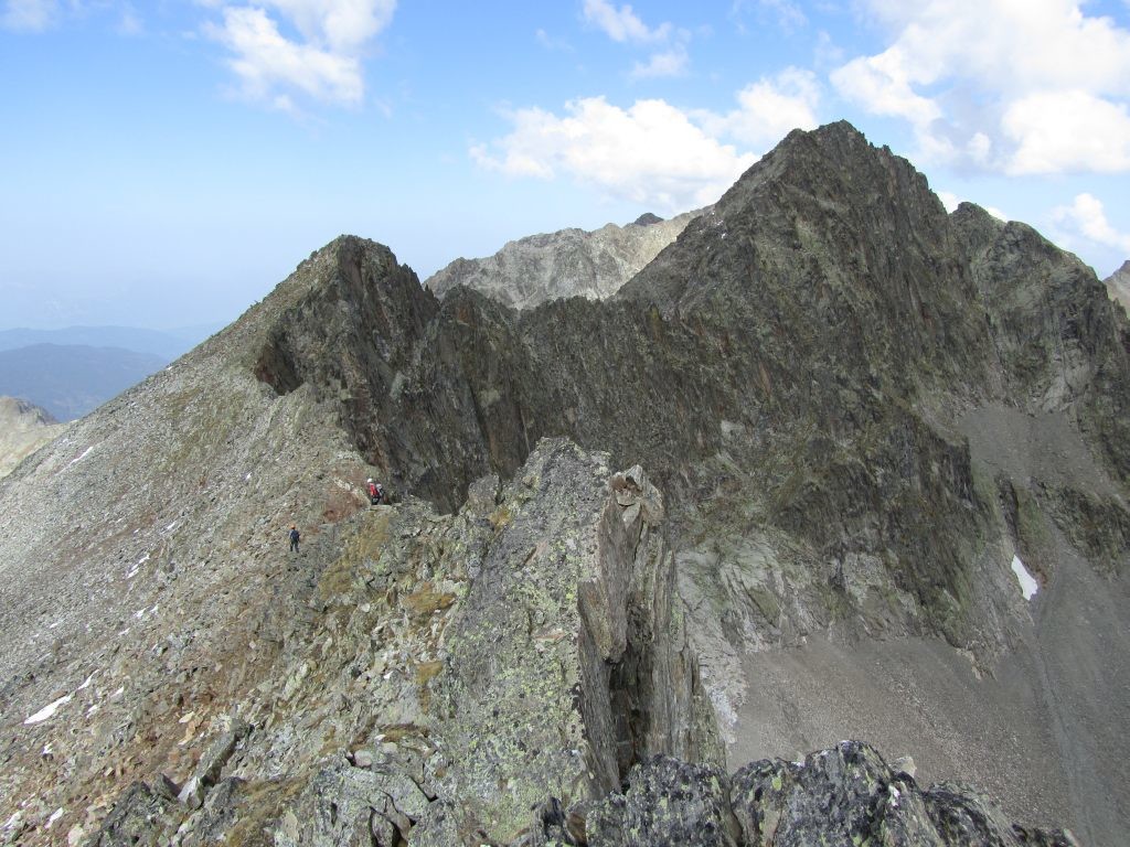 Les arêtes de la traversée depuis le sommet du Toit
