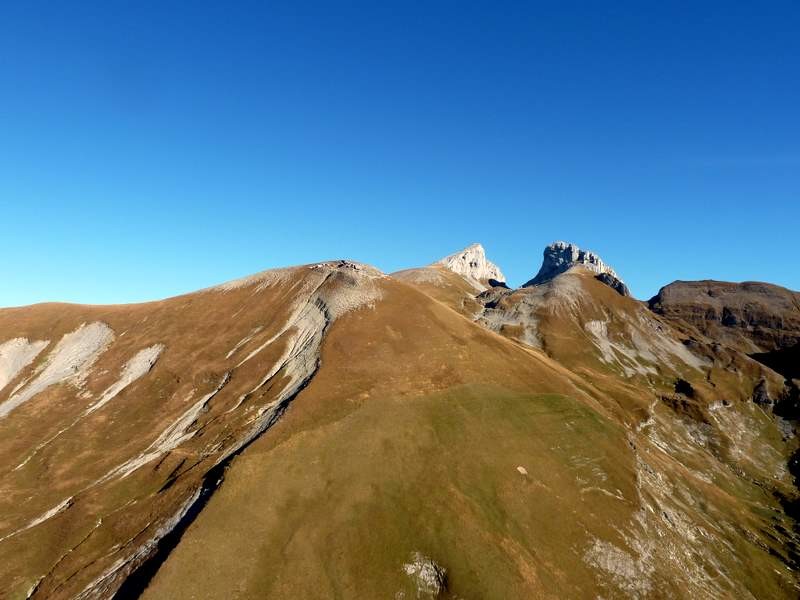 Tête du Château et Pte d'Areu en vol