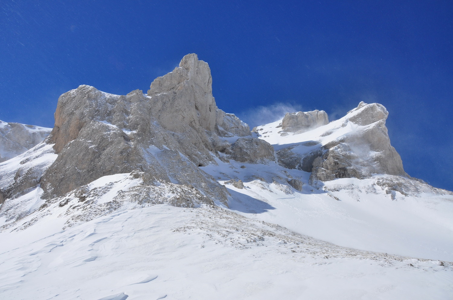 Face nord du petit Ferrand tout juste poudrée.