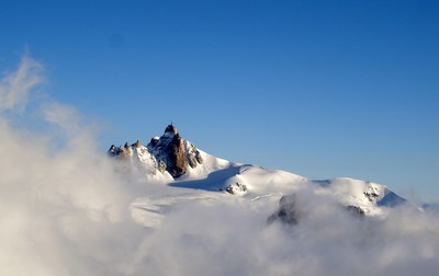 Aiguille du Midi depuis le col des Flambeaux Aiguille du Midi depuis le col des Flambeaux