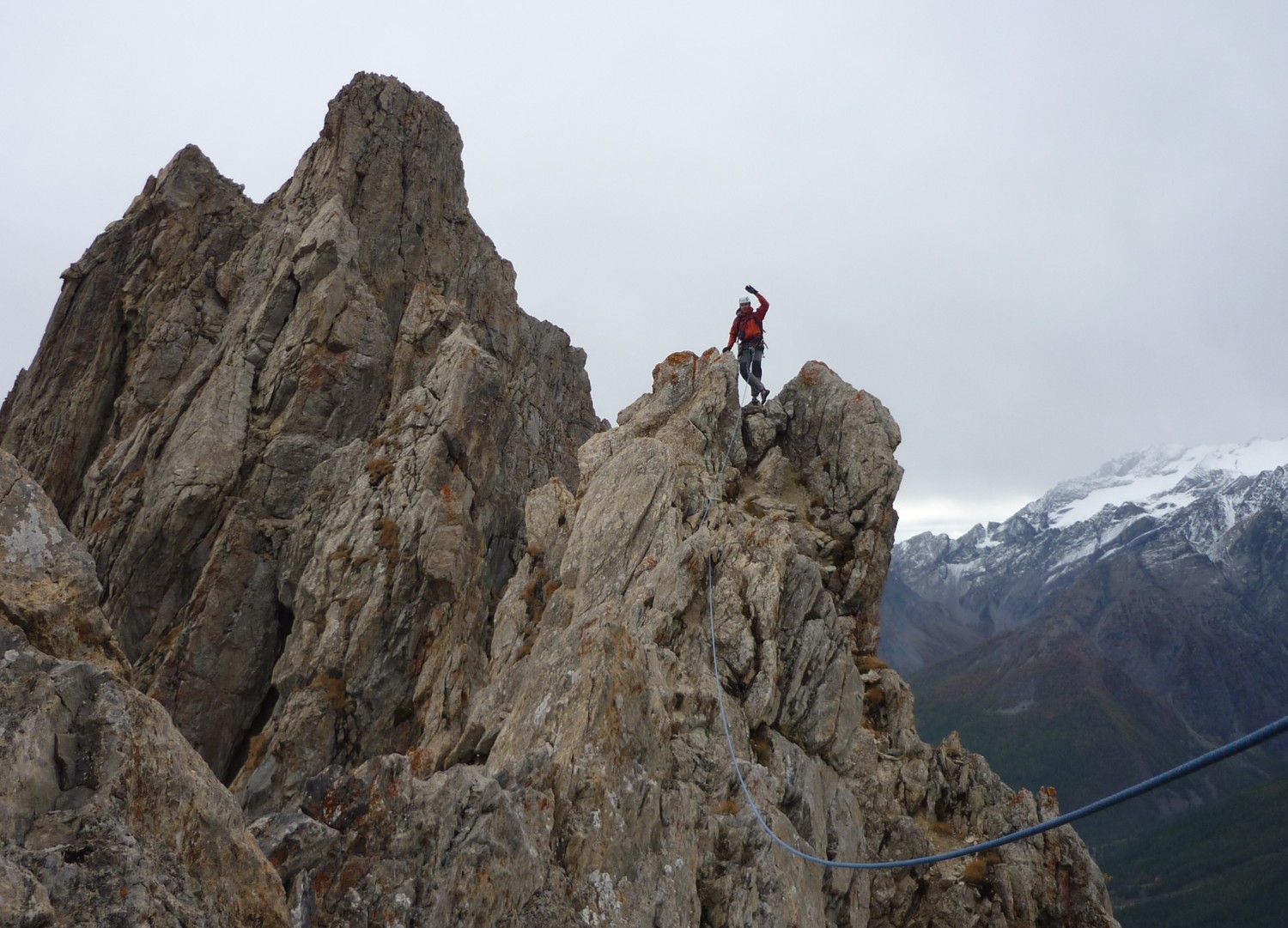 sur l'arête