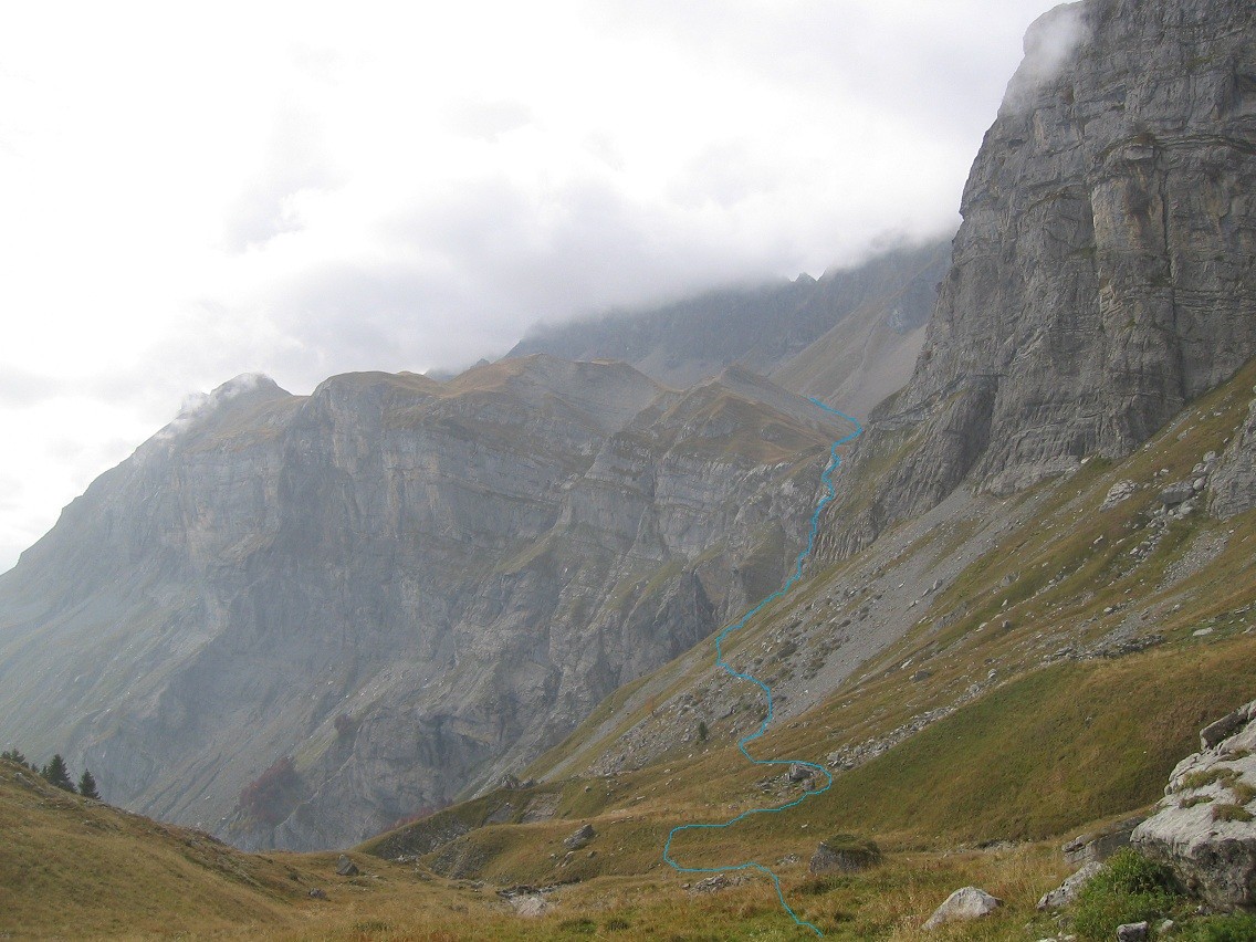 regard en arrière depuis le sentier balisé E