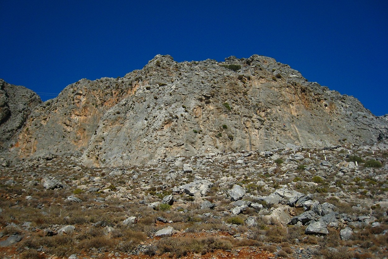 Kalymnos : Grey Zone (G) et Sea Breeze (D) vus de la route