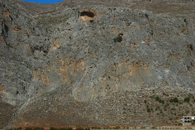 Kalymnos : Grey Zone (G) et Sea Breeze (D) vus de l'autre côté de la baie d'Arginonda