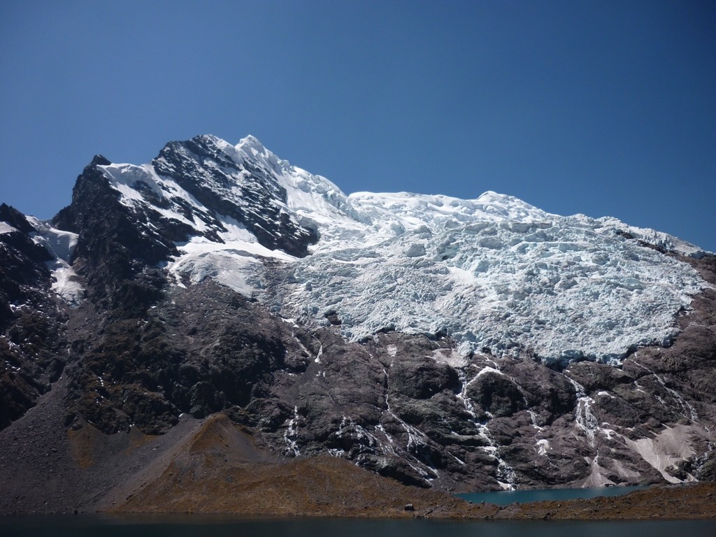 Ausangate Glacier de 1400 m de hauteur