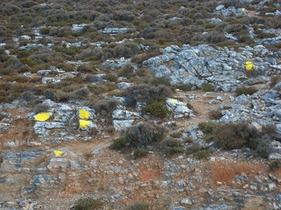 Marquage jaune pour rejoindre le secteur Julian (Kalymnos) Marquage jaune pour rejoindre le secteur Julian (Kalymnos)
