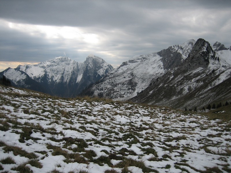 Mont d'Armenaz et Pécloz au fond