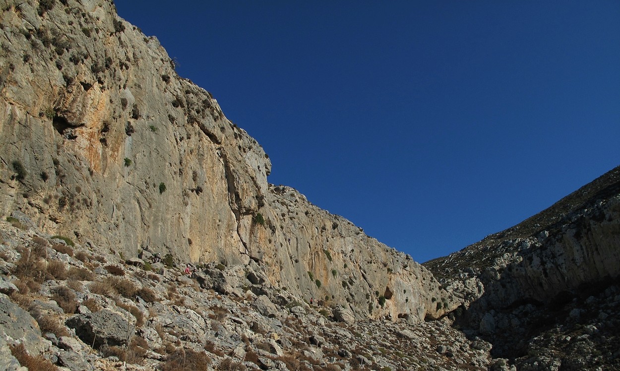 La face SW de Monastery (Kalymnos)
