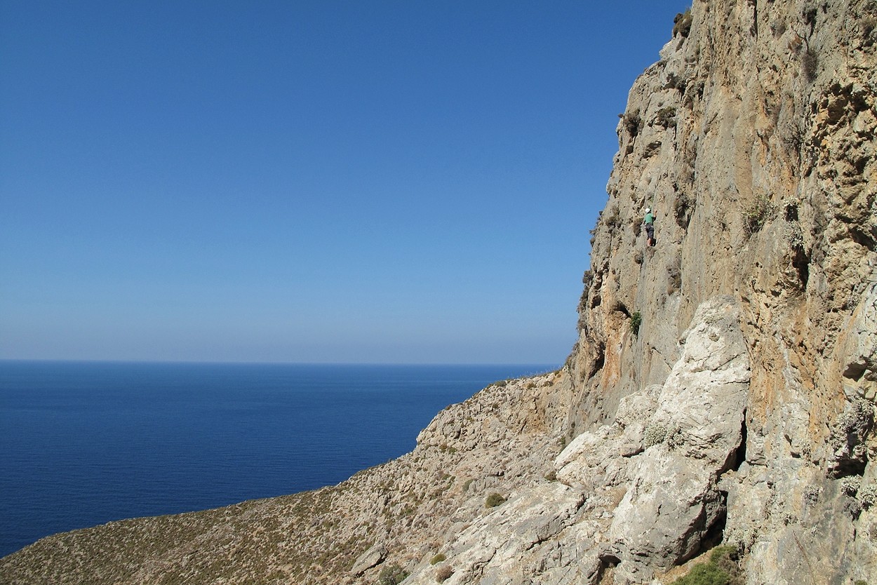 Un grimpeur à Monastery (Kalymnos)