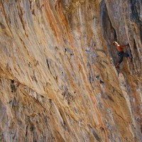 Dans les dévers de Arhi (Kalymnos)