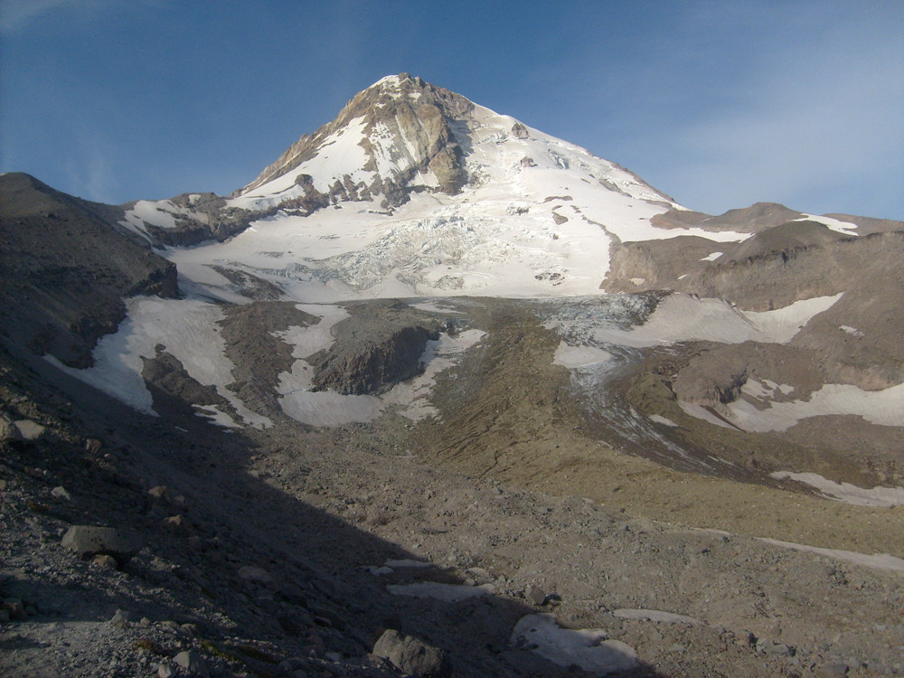 La face ouest au petit matin, et la langue glacière recouverte