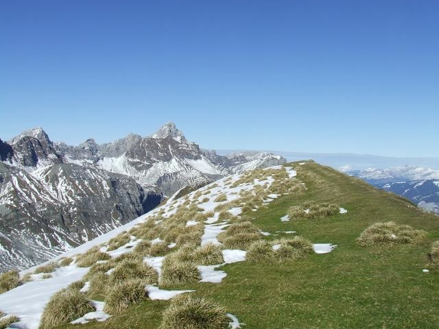 Du sommet, la Pointe percée