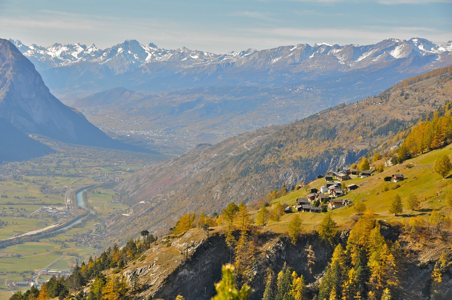 Vue sur le Bas-Valais et Tatz
