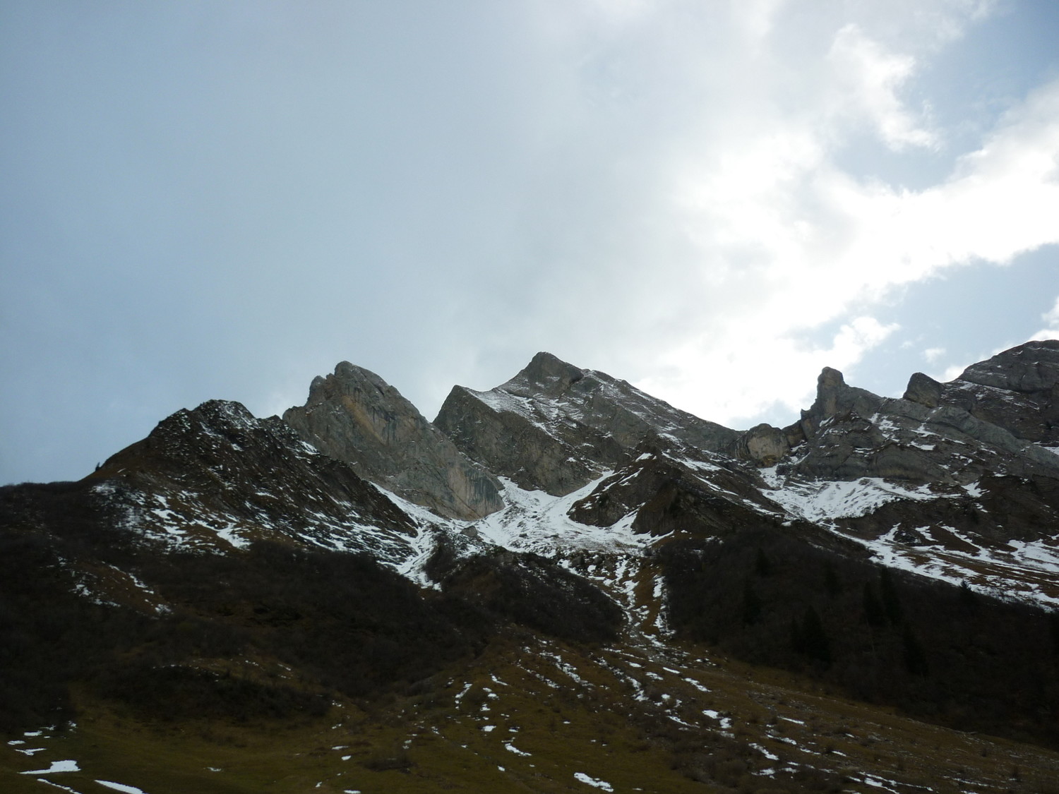 L'approche vu du Col des Aravis