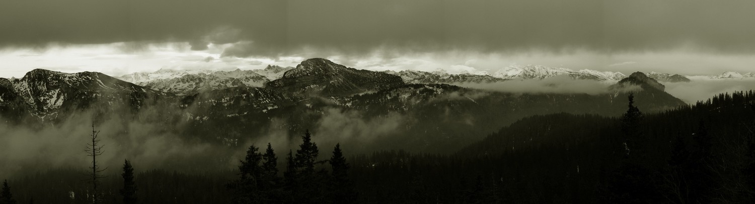 Depuis le Col de la Grande Vache vers Chamechaude et Belledonne