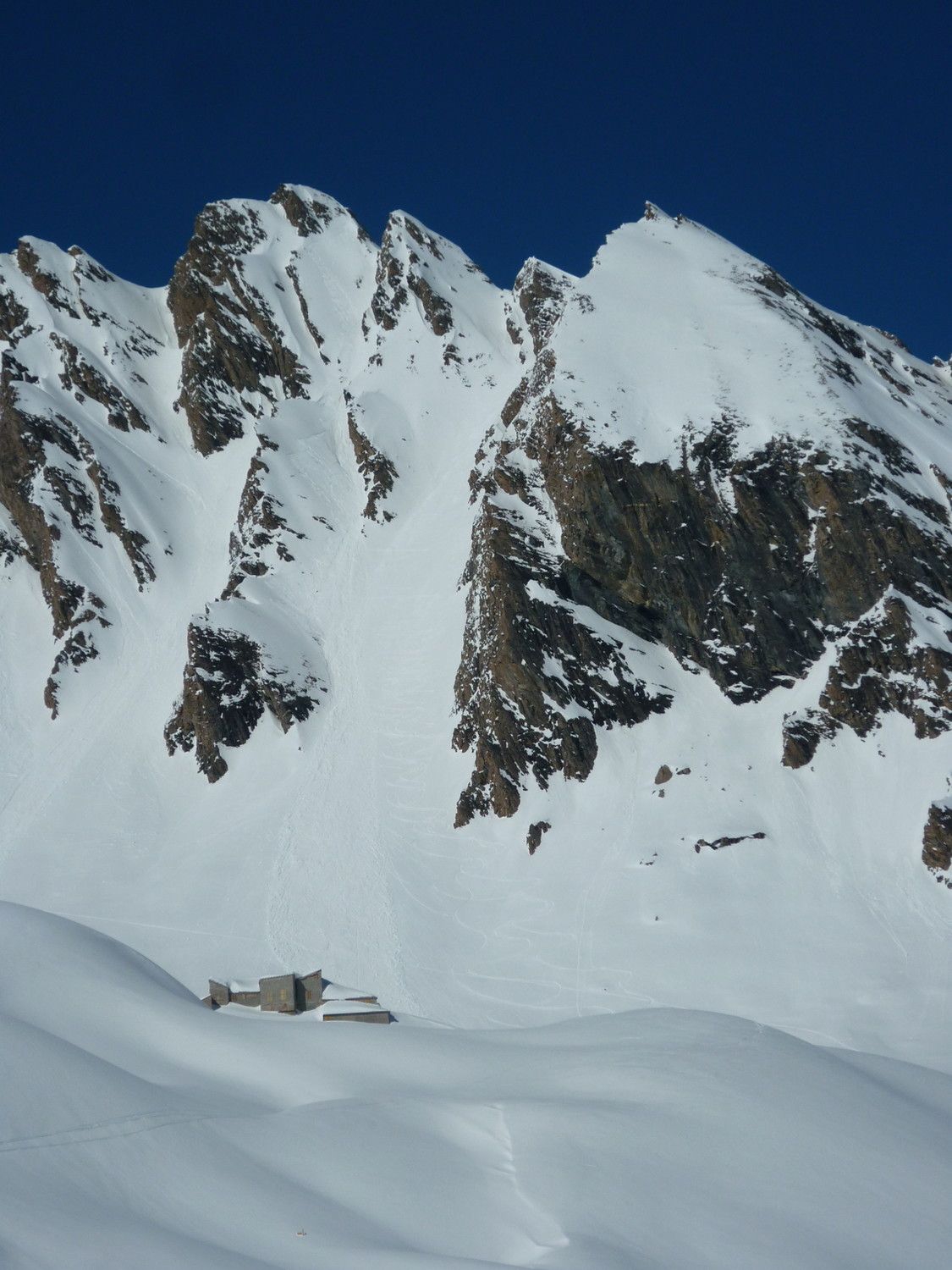 Belle Combe, couloir S de plus loin