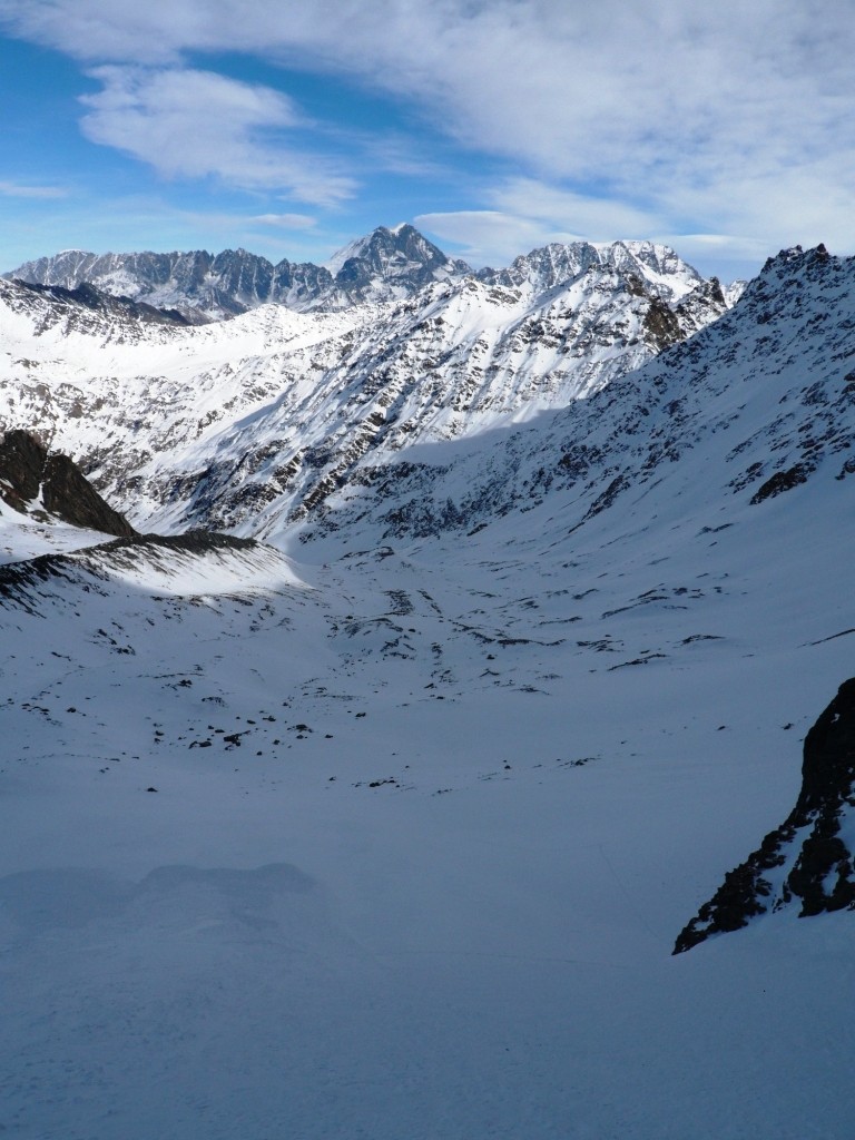 Au pied du couloir, vue sur le Grand Combin et le Vélan