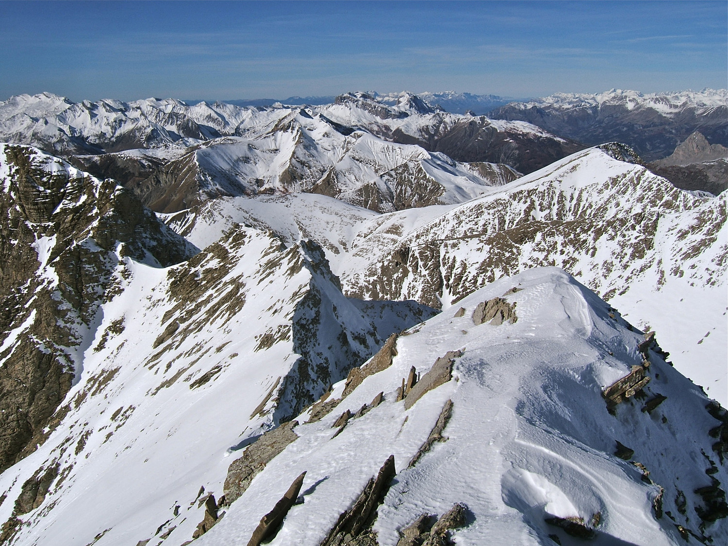Crête W. menant au couloir N descendant face au Téton;