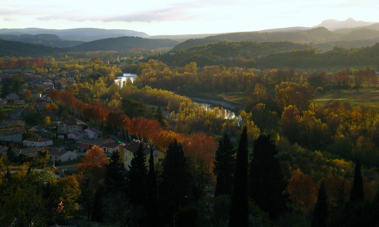 Soir d'automne à St Bauzille de Putois (Thaurac, Hérault)