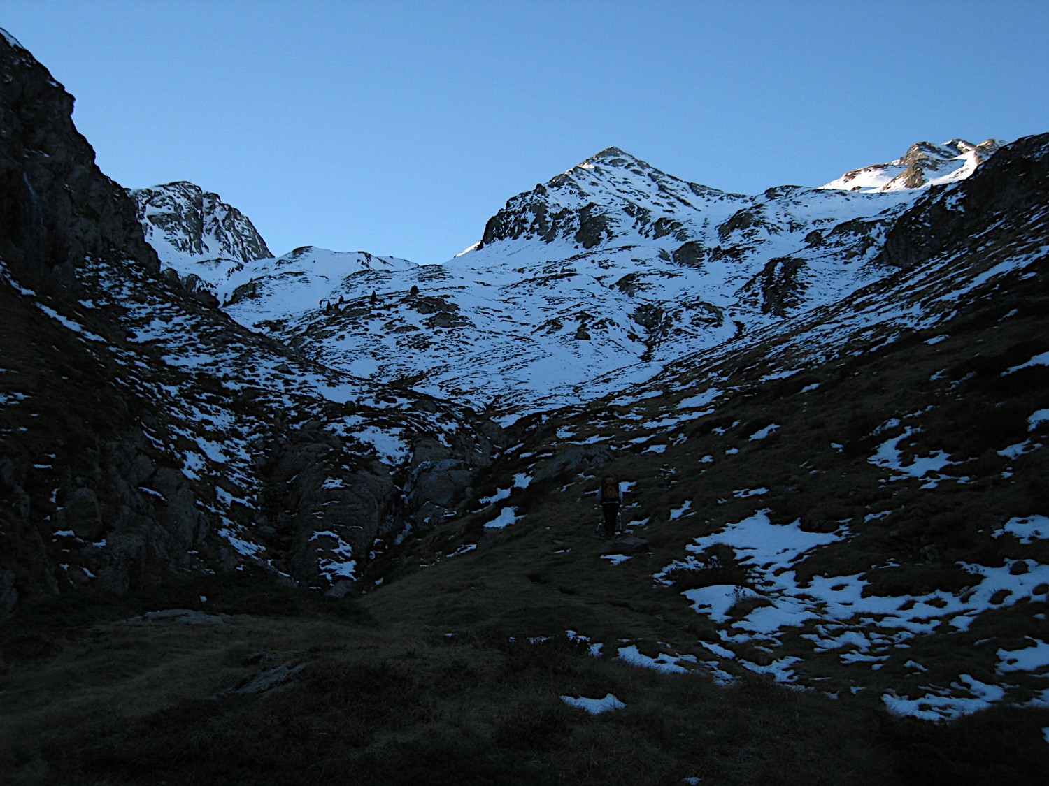 Remontée du vallon en aval du Port de Bielsa
