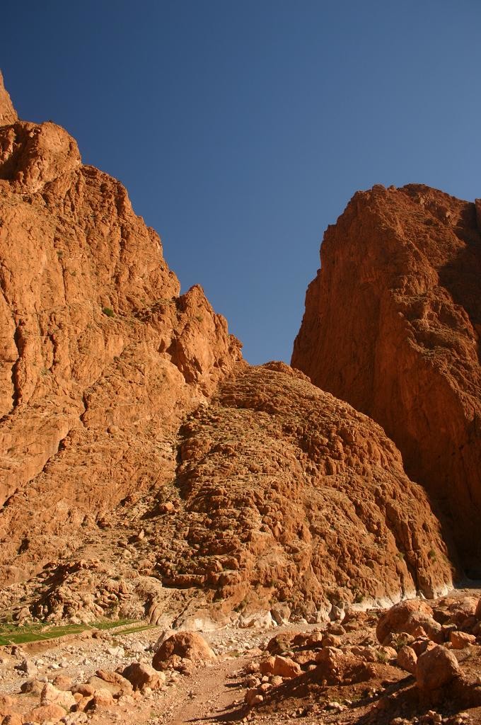 Paroi des jardins et aiguille d'Azrou