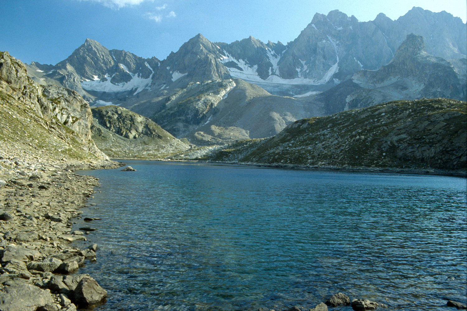 Aiguille de Chambeyron N, Lac et glaciers de Marinet