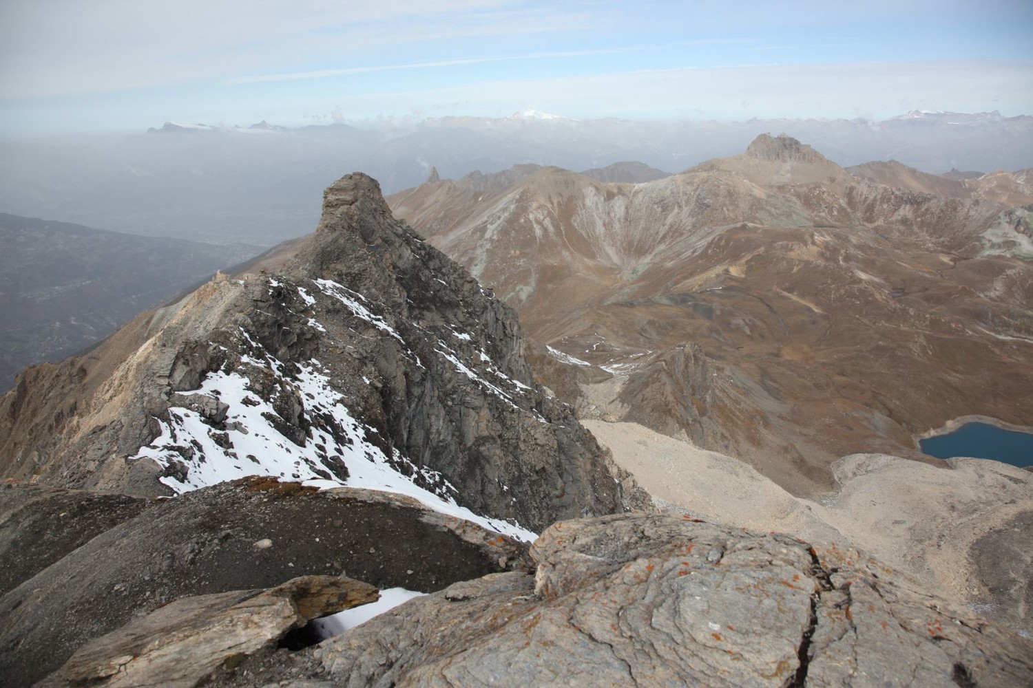 Depuis le Sasseneire, vue sur Lona
