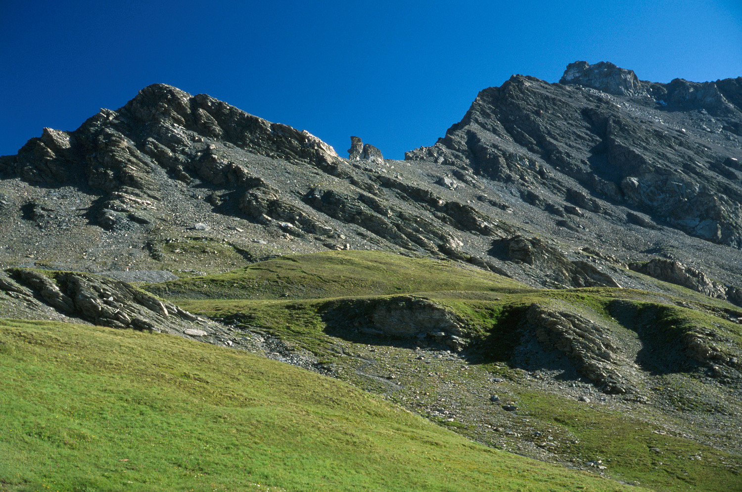 Le Pic Agnel, sur la frontière, au sud du Col Agnel