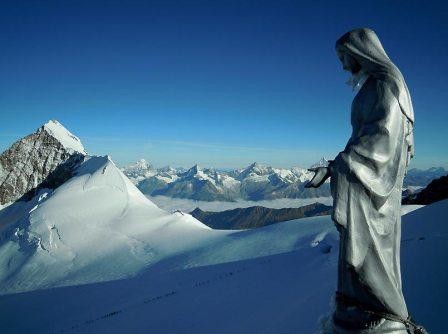 Vierge du Corno Nero, au loin le Lyskamm