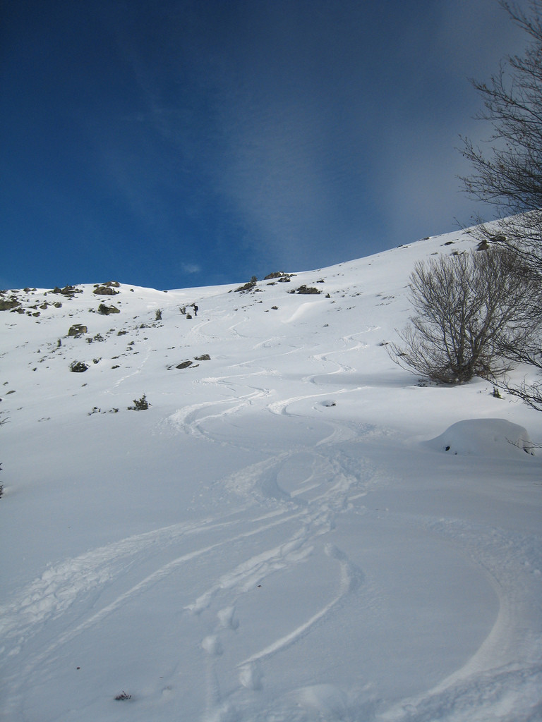 au pied de la face sud du Mont Fourcat, un peu de bonne poudre