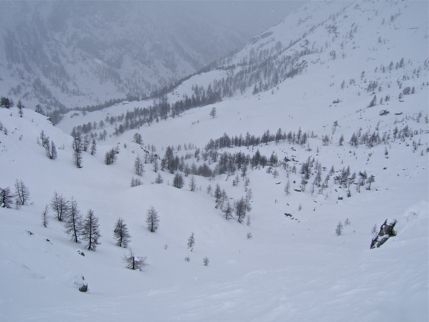 La descente sous le Collet 2147m vers G.Culausa