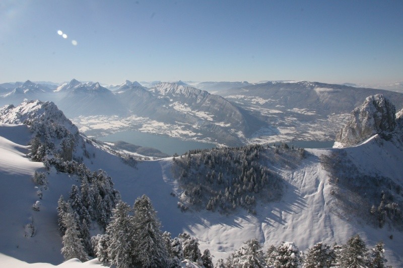 les Bauges et le lac d'Annecy depuis le sommet