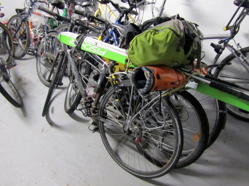 De drôles d'engins dans la cave à vélo de mon bloc...