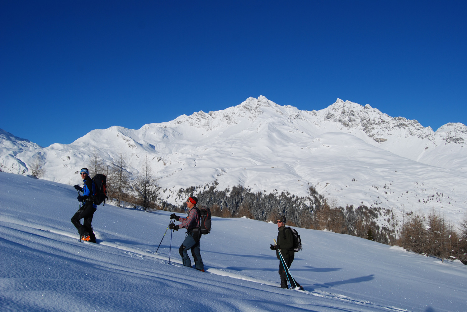 Durante la salita al Monte Bardan, con i Pizzi di Pian 3158 m e Ferrè 3103 m.