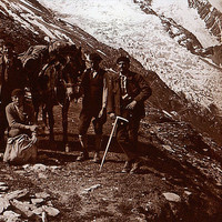 montée de la vierge du Grépon à dos d'âne (mulet) et d'hommes