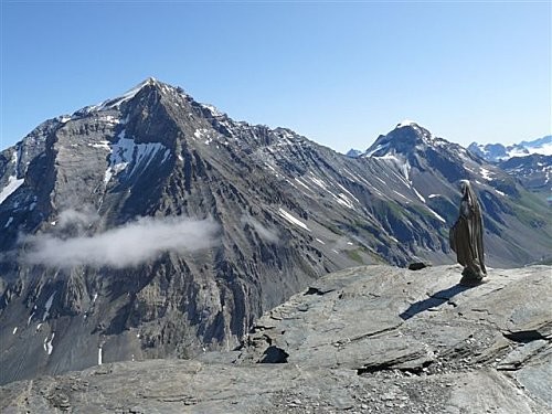 Vierge de la Réchasse et face Sud de la Grande Casse