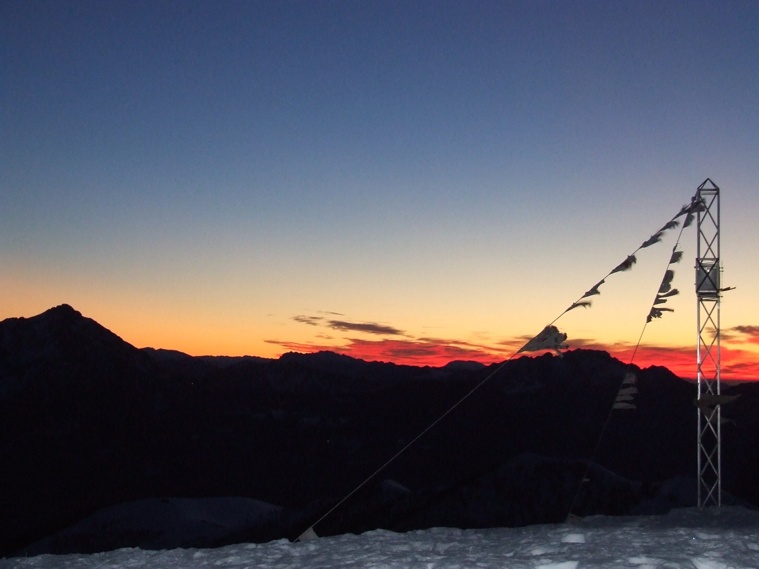 alba dalla cima del monte San Primo