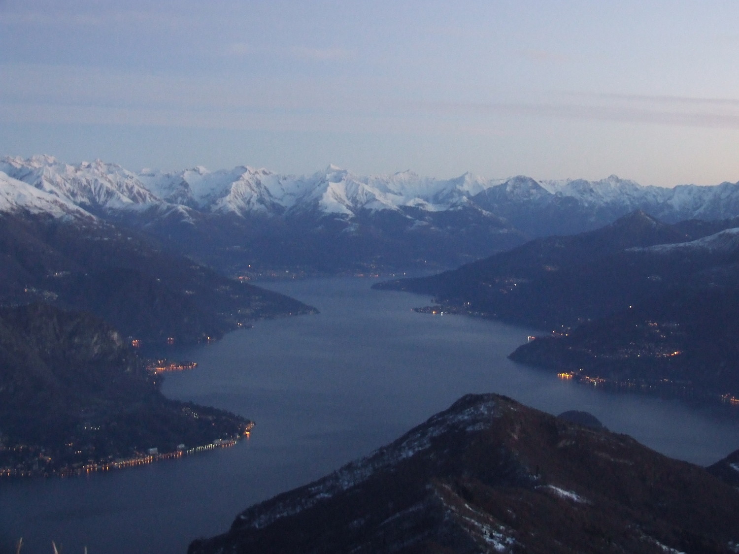 prime luci sul lago di Como