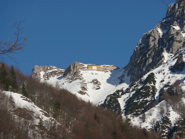 Salendo a Cima Palon, Rifugio Papa
