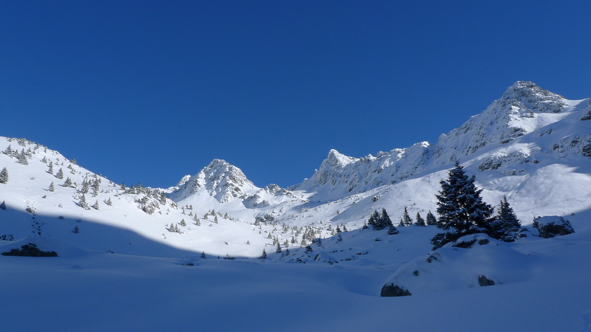 Col de l'Aigeton depuis le bas du Venetier