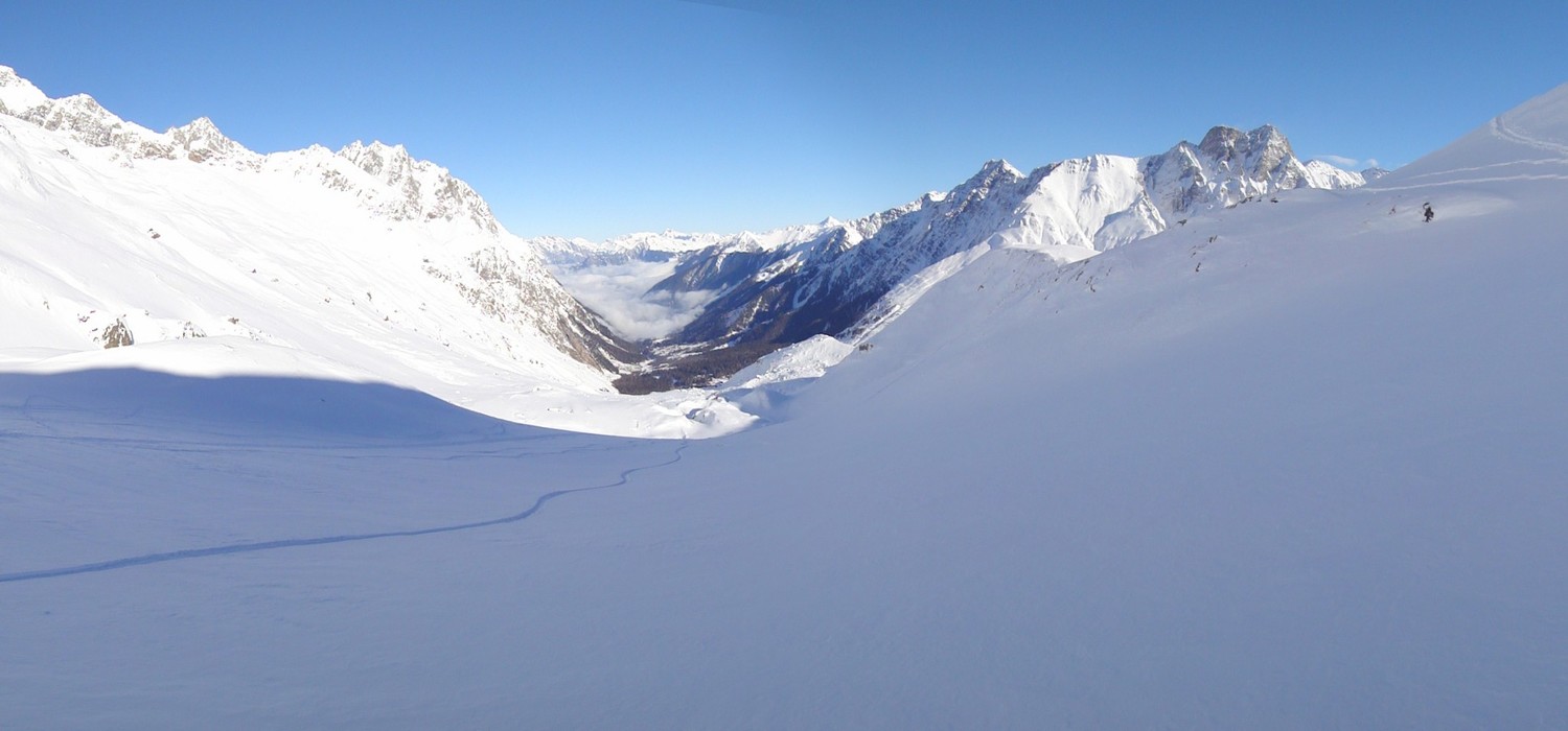 Val Ferret, le stratus monte sur la Fouly