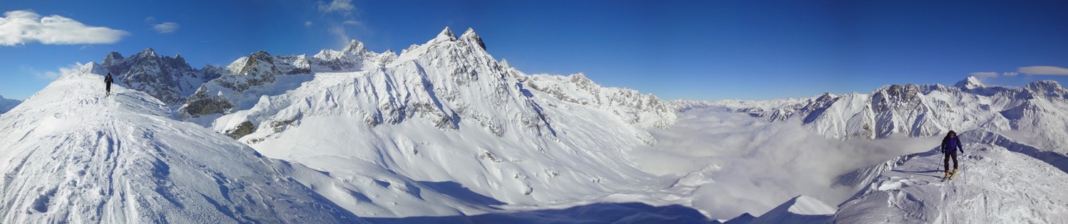 Panorama de l'arête sommitale de la Tête de Ferret