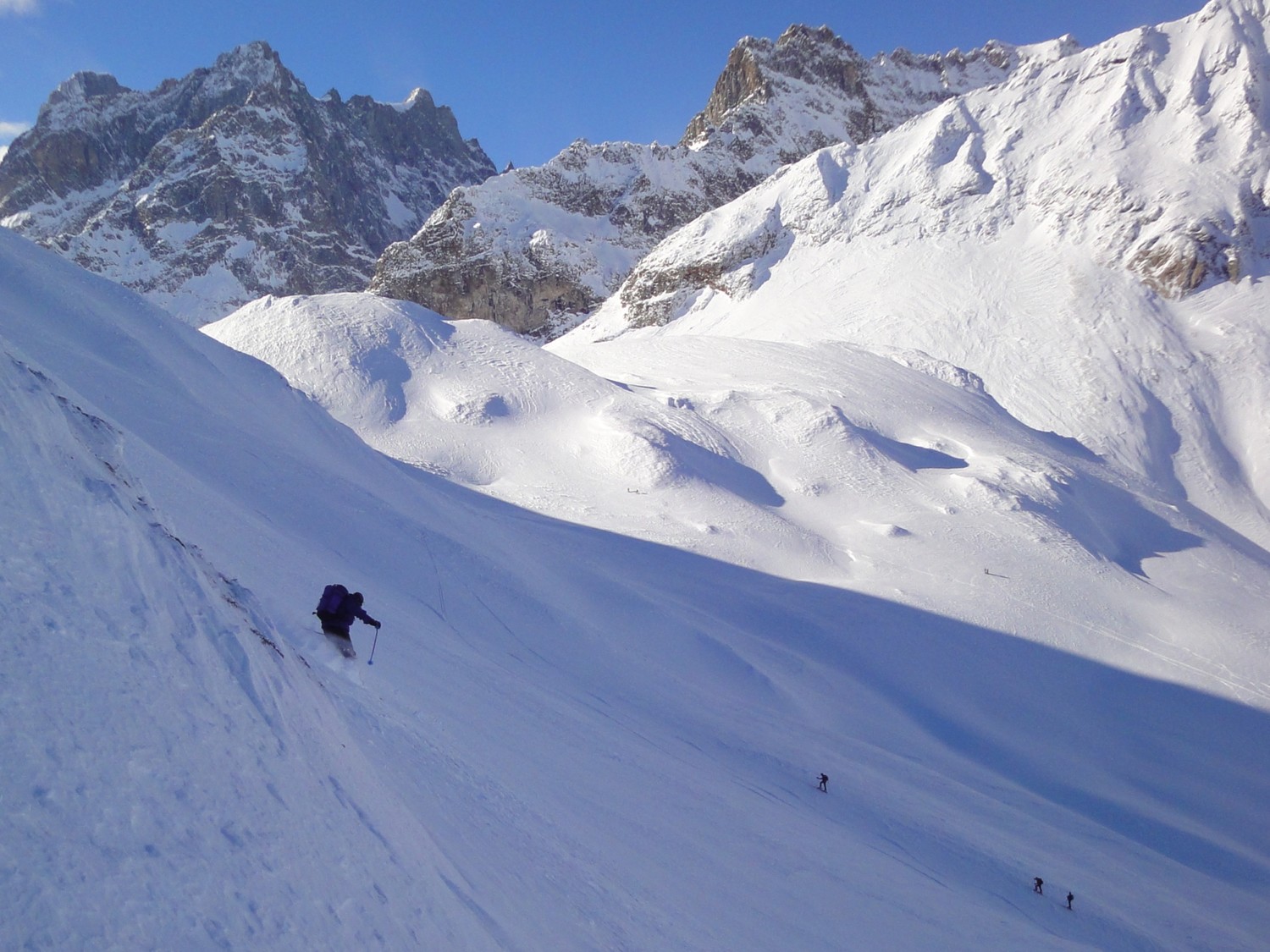 Descente en poudreuse sous la Tête de Ferret