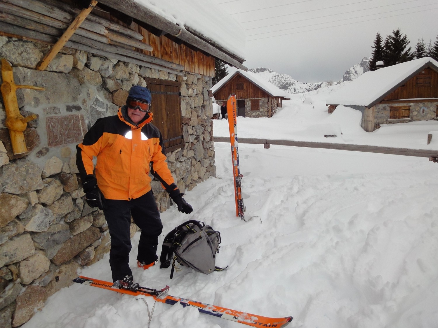 Prêt pour une belle descente en poudreuse
