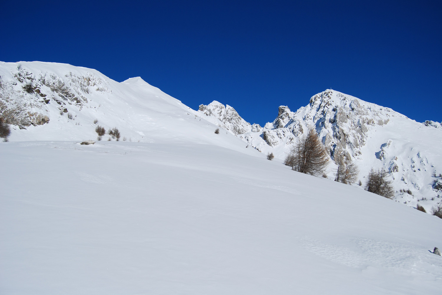 I bei pendii oltre i 2350 m per salire alla Cima Muralta.