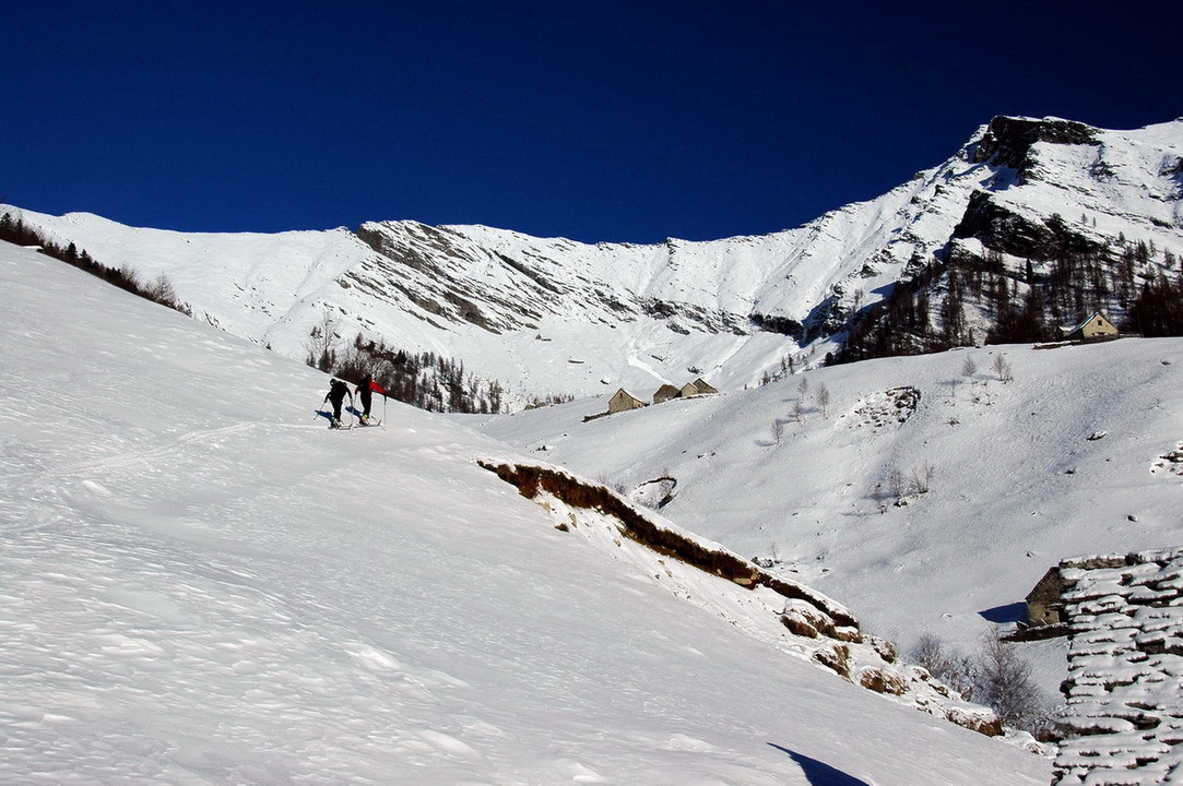 Le belle radure degli alpeggi verso 1350 m
