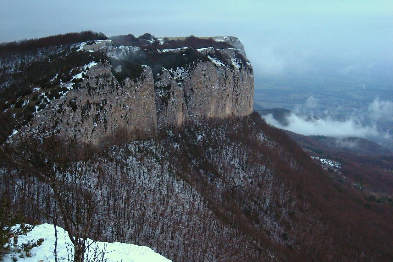 Le Serre Gros (971m) depuis le Gros Moure