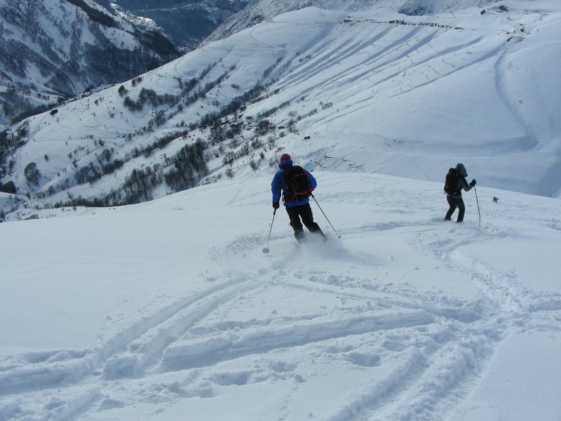 15cm de poudre tassée sur fond dur