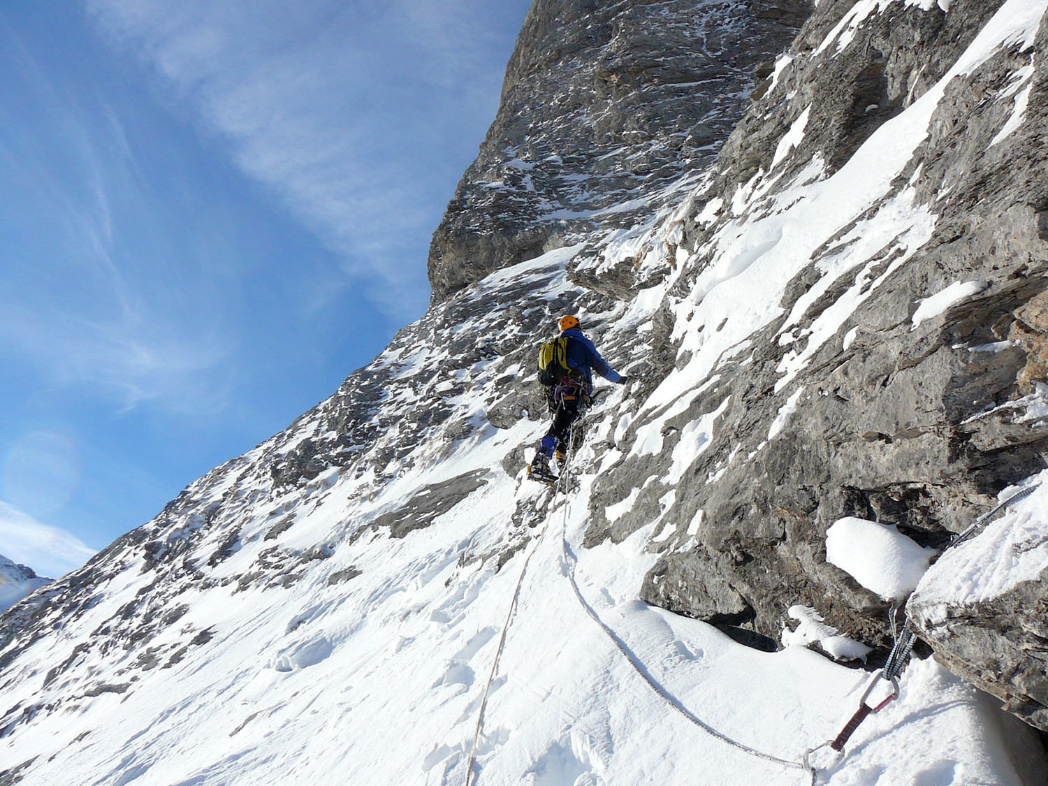 Mounherran - Pointe 2718m - Face Est - FMJ au prise avec les dalles intermédiaires